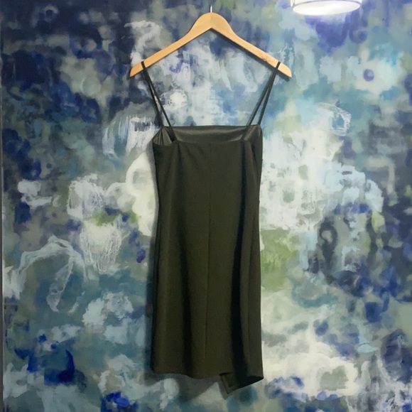 Asymmetrical mini dress - Picture 2 of 3